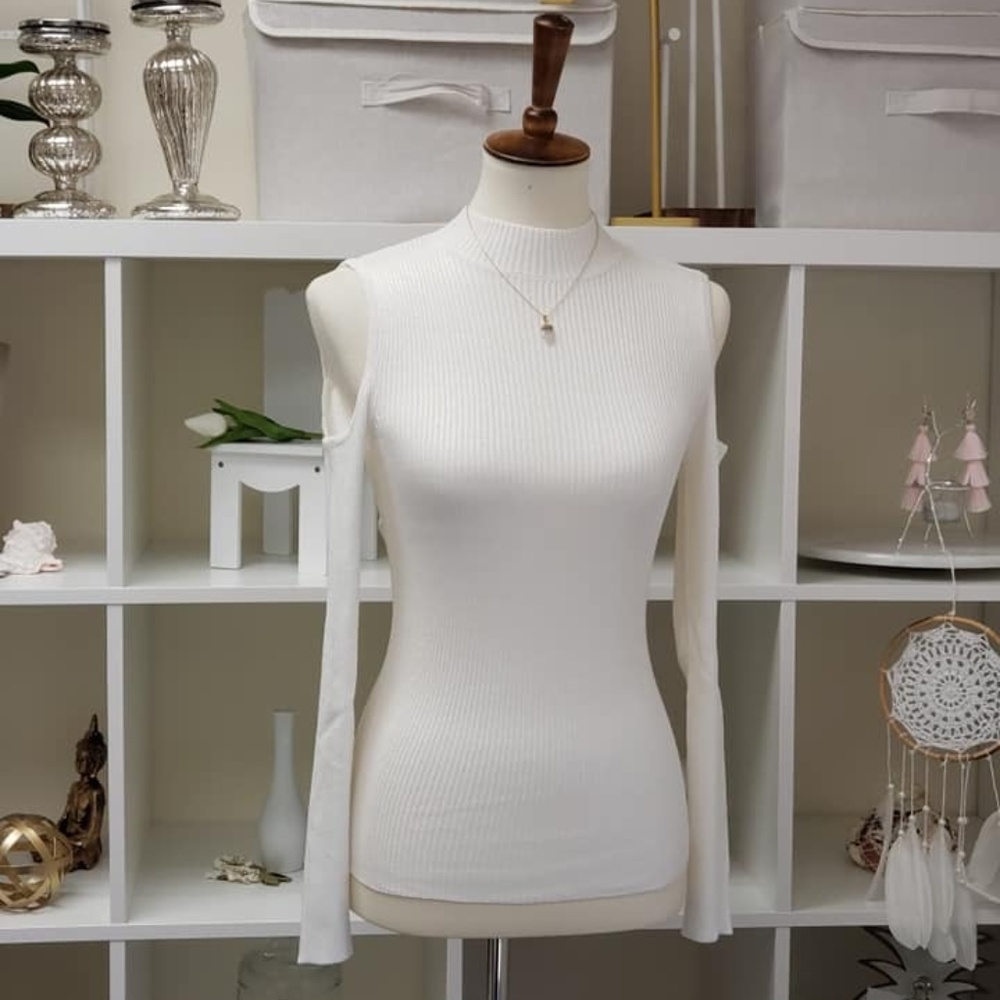Cold Shoulder Rib Knit Top